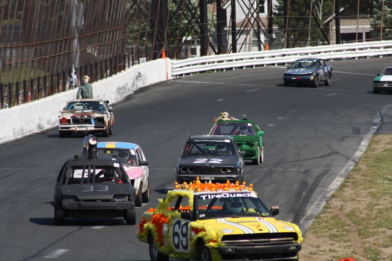 Illustration for article titled The 24 Hours Of LeMons New England 2009 Über Gallery, Part 5